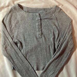 Ribbed Cropped Long Sleeve Tee in Grey